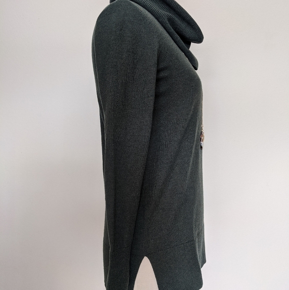 Green Sweater - Picture 3 of 4